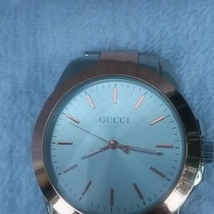 LIKE NEW GUCCI UNISEX WATCH